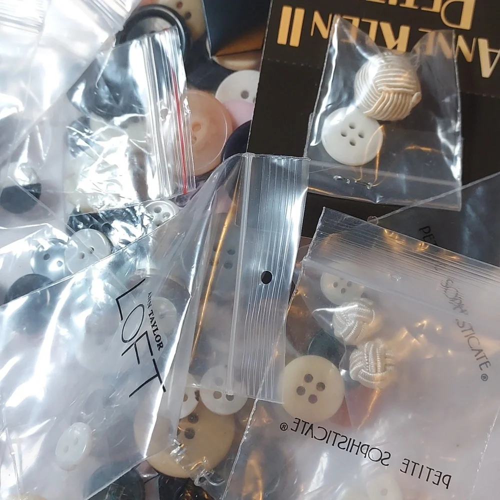 Lot of Vintage Buttons Sewing Handcrafts